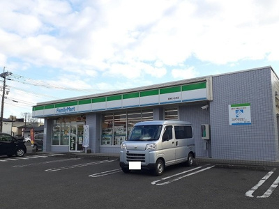 【周辺】 | カーサ・ドマーニ | ファミリーマート 小松原店まで500m