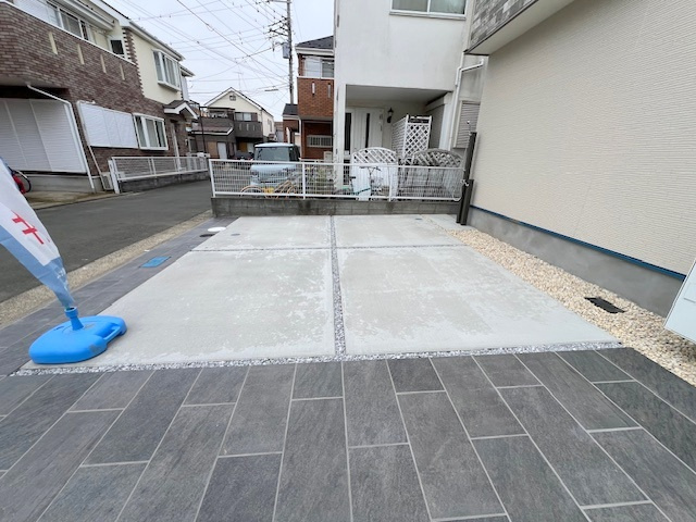 茅ヶ崎市松が丘2丁目　新築戸建の駐車場|並列駐車2台可能◇◇