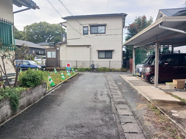 熊本市南区近見２丁目の売地の前面道路含む現地写真