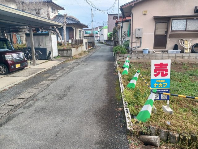 熊本市南区近見２丁目の売地の前面道路含む現地写真