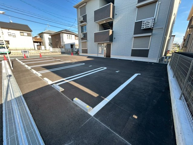 リシェエンファントの駐車場