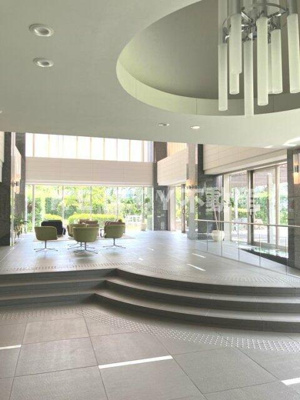 【ロビー】 | ザ・リバープレイスサウスタワー | ゆとりのあるロビーです