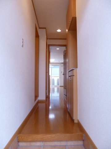 コムフィールの玄関