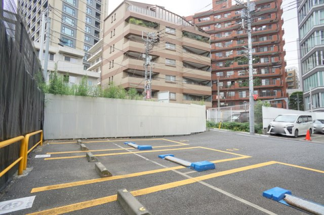 南青山７　土地の外観|☆現況更地（一部駐車場）
☆北側・西側の角地
☆参考プラン有り