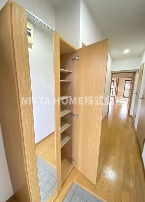 ユーミーセレーノの玄関|収納力バツグンのシューズボックスです◎
