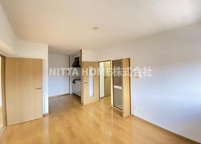 ユーミーセレーノの居間・リビング|リビングは9.5帖です☆彡
