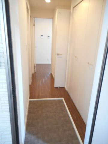 明るい玄関です