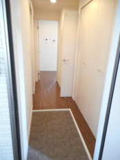 明るい玄関です