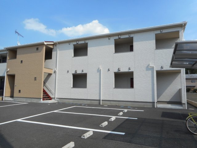 落ち着いた雰囲気の外観です