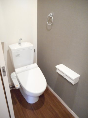 ゆったりとした空間のトイレです