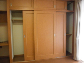 内装は落ち着いています