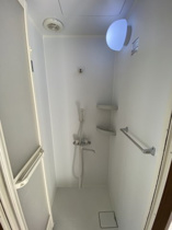 コンパクトで使いやすいシャワールームです