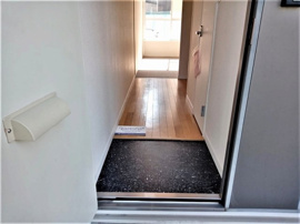 シンプルで使いやすい玄関です