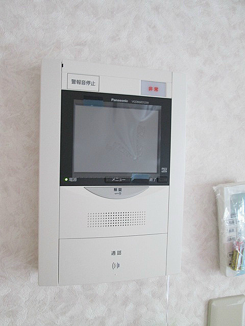 バードタウン2番館のセキュリティ|TVモニター付きです
※別号室の写真です。現況優先となります。