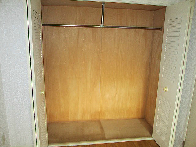 バードタウン2番館の収納|とても広さのある収納です。
※別号室の写真です。現況優先となります。