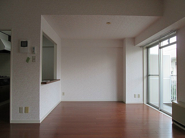 バードタウン2番館の居間・リビング|※別号室の写真です。現況優先となります。