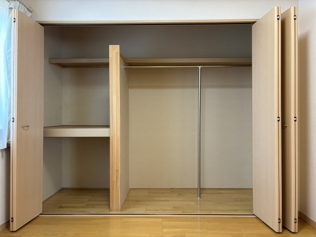 寺内イサノ貸家の収納|洋室5.4帖　収納