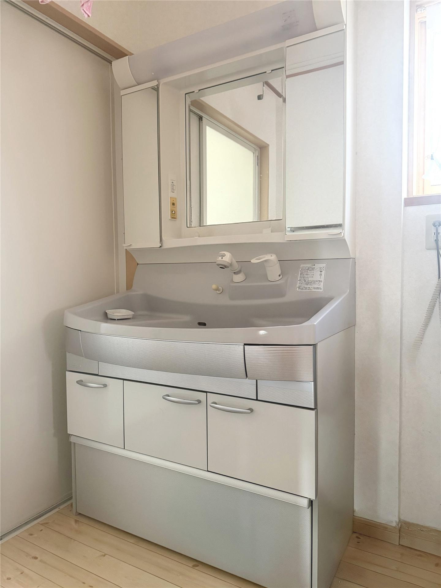 寺内イサノ貸家の洗面所