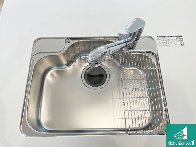 高槻市野田　第1期　新築一戸建ての設備|浄水器を内蔵！炊飯時、お茶を作る時に安心してお水を使えます！お湯と冷水、浄水と原水、シャワーの切替えもワンタッチです！