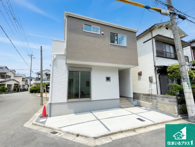 高槻市野田　第1期　新築一戸建ての外観|お客様に長く安心して住んでいだだける事にこだわった家づくり！住んでからのアフターサービスにもしっかりと取り組んでいます！