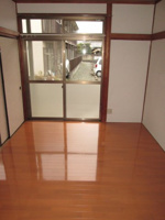 明るい洋室です