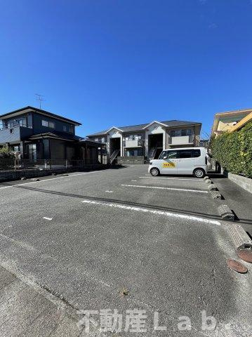 ヴィルセゾンの駐車場
