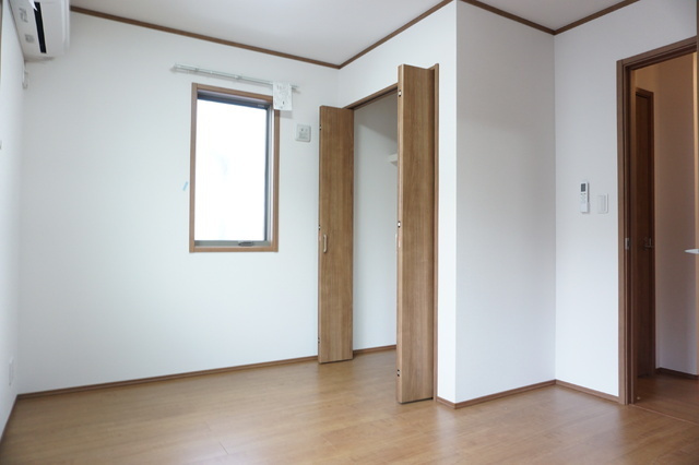 【新築】コンフォート中野 の洋室