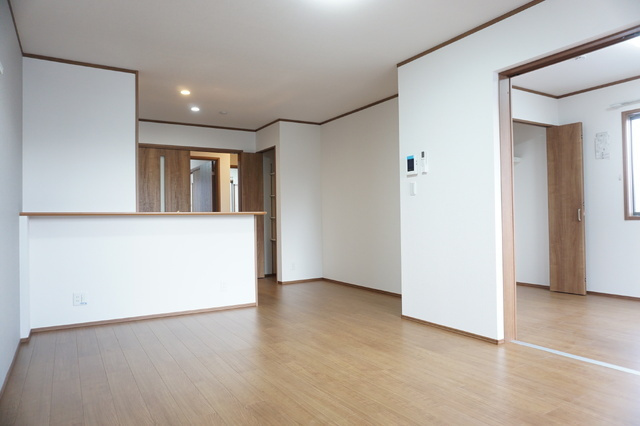 【新築】コンフォート中野 の居間・リビング