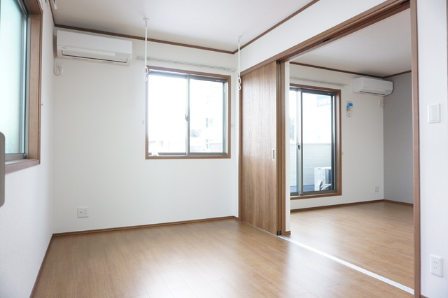 【新築】コンフォート中野 の居間・リビング