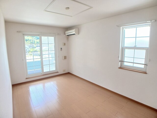 ナチュレＡＧＡＫＥⅡの居間・リビング