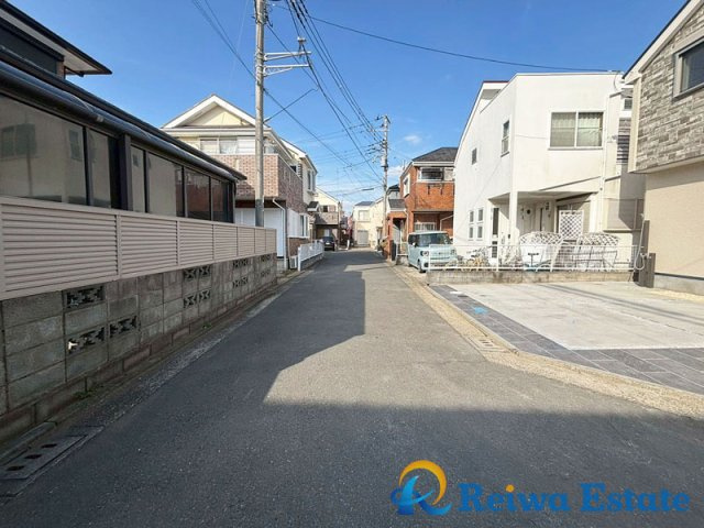新築戸建　茅ヶ崎市松が丘2丁目の前面道路含む現地写真