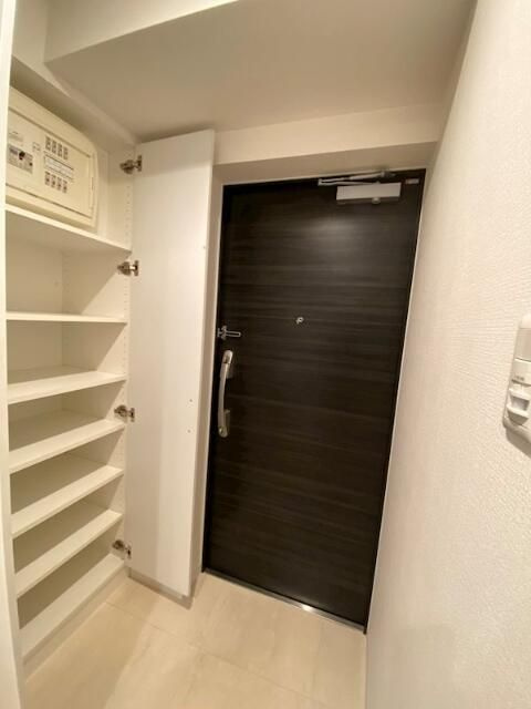 メイクスデザイン住吉Ⅳの玄関