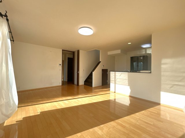 栃木市惣社町　中古戸建の居間・リビング