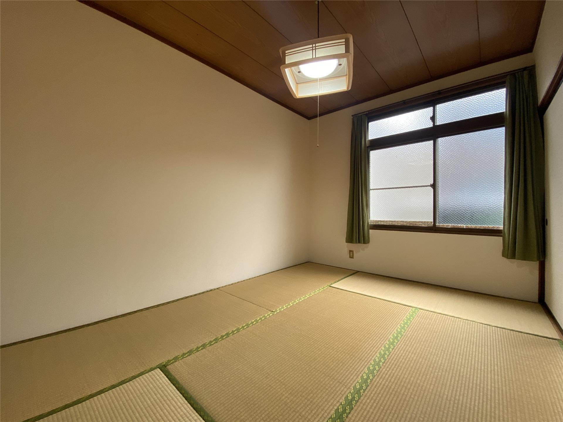 エステート小林Ｂの和室|和室6帖（収納あり）