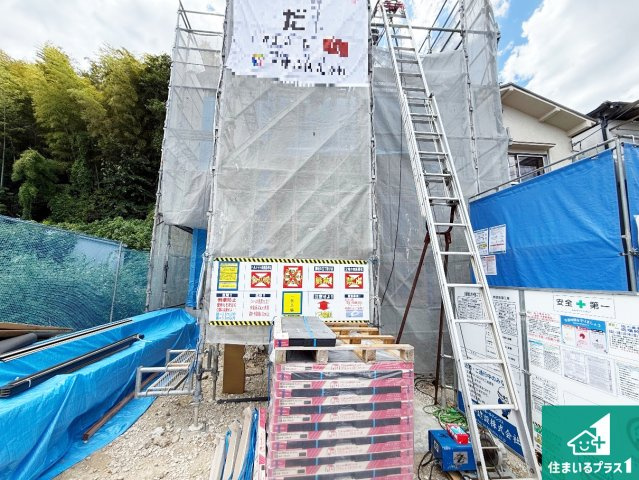 大阪狭山市今熊　新築一戸建ての外観|現在建築中！落ち着いた街並みで新生活を始めることが出来そう！周辺の物件も併せてご紹介させて頂きます！