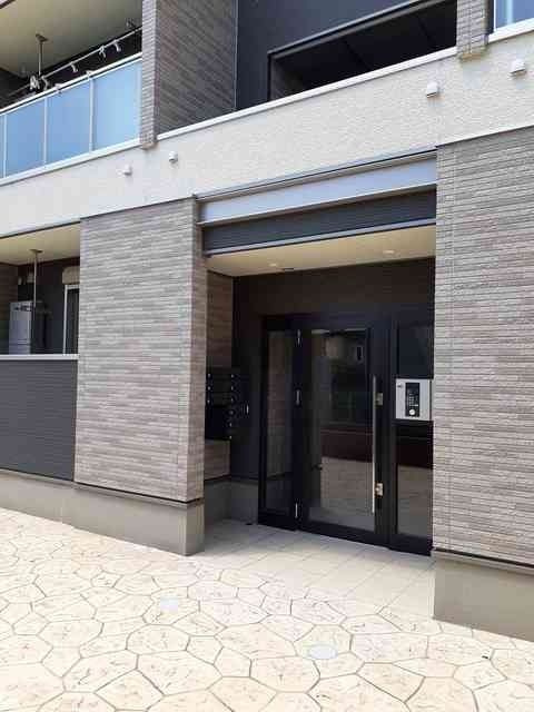 ヌーベル武蔵浦和のエントランス