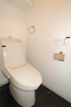 【トイレ】 | ステージファースト上落合 | 温水洗浄便座。