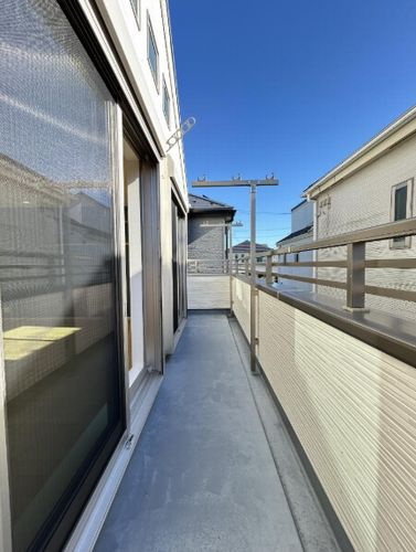 【バルコニー】 | 【仲介手数料０円】茅ヶ崎市室田1丁目　中古一戸建て | 茅ヶ崎市室田1丁目　中古一戸建て