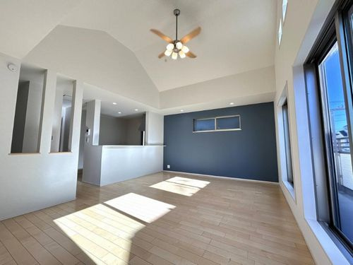 【居間・リビング】 | 【仲介手数料０円】茅ヶ崎市室田1丁目　中古一戸建て | 茅ヶ崎市室田1丁目　中古一戸建て