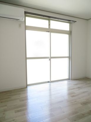 スワンハイムNの居間・リビング