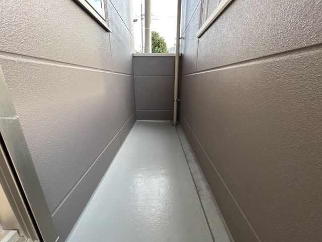 熊本市南区八幡８丁目のアパートのバルコニー