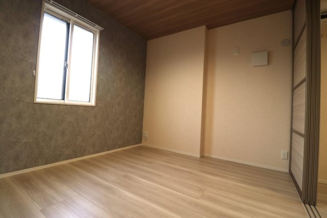 RESUA向中野　C棟の洋室