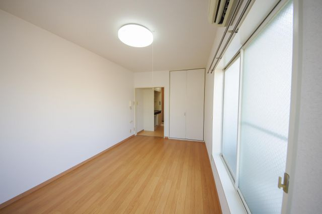 セトル朝霧の洋室