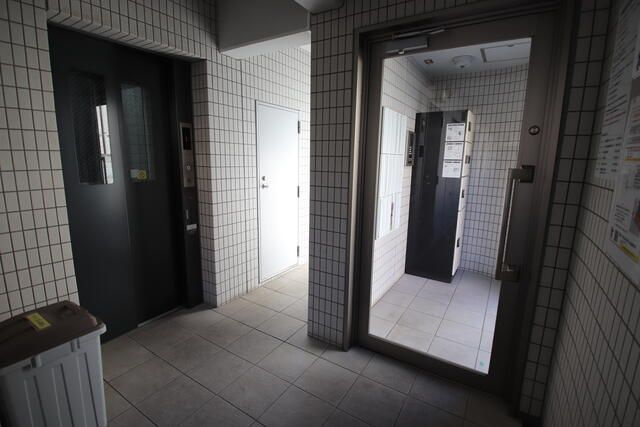 ラリベルタ桜木のエントランス