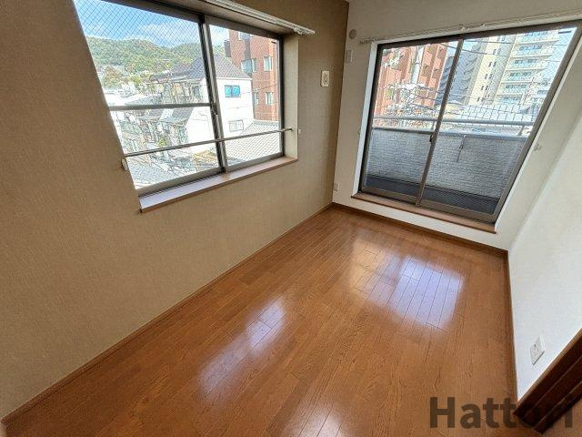 KTIレジデンス池田栄町の洋室