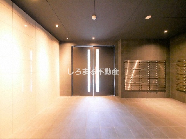 セオリー夕陽丘DOORのエントランス