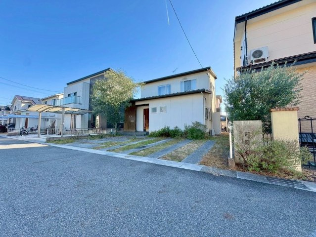 守山市川田町　中古戸建ての駐車場|駐車2台可（車種による）