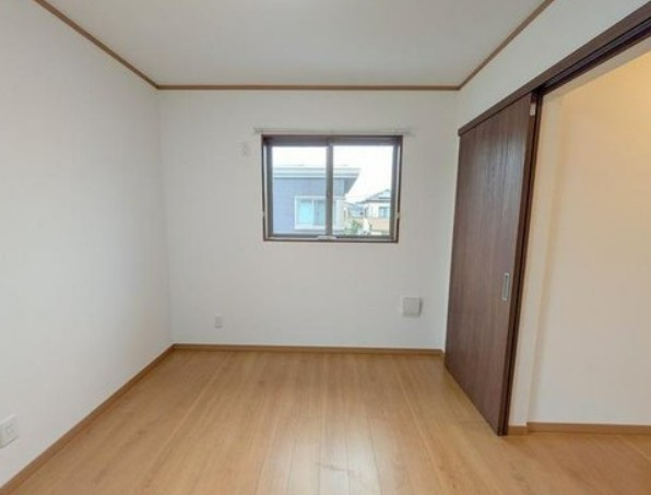 【中古】比企郡川島町上伊草築浅中古住宅の洋室|2F 4.5帖洋室です☆
