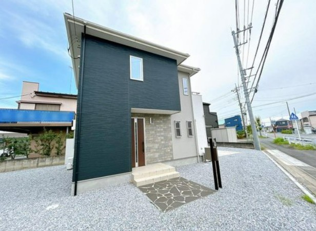 【中古】比企郡川島町上伊草築浅中古住宅の外観|解放感あります！