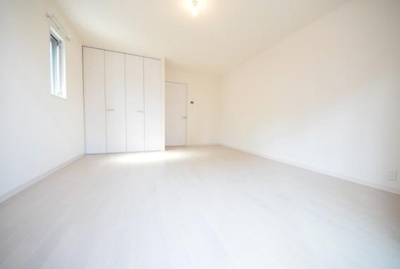 【居間・リビング】 | ティロワ | 10.4帖のきれいな洋室。